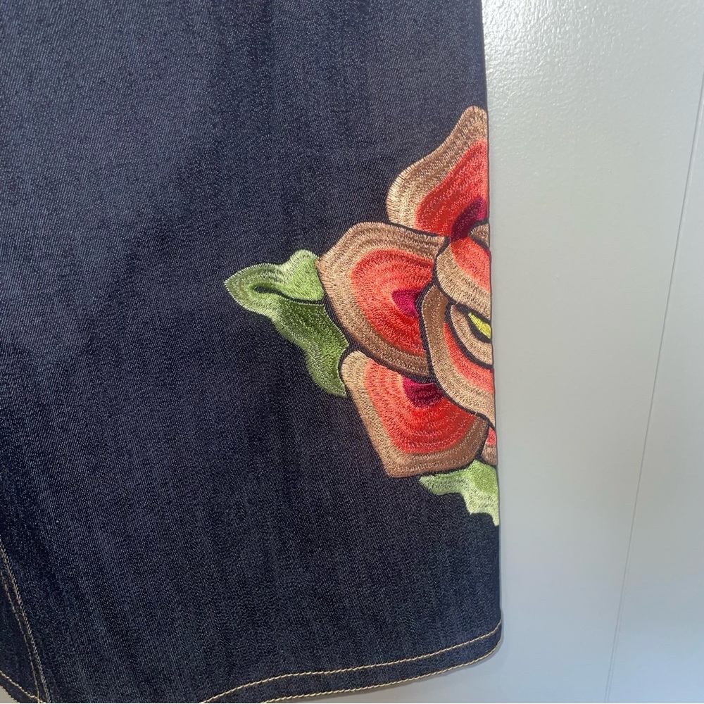 Cinq a Sept Ashton Embroidered Flower Denim Short Sleeve Dress Size 2 - Picture 5 of 7